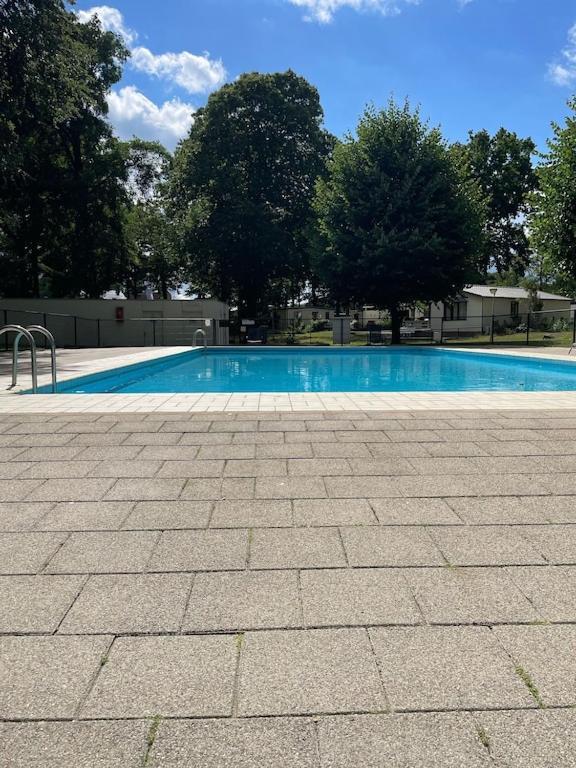 Freistehendes Ferienhaus Am See Naehe Roermond Heel Exterior foto