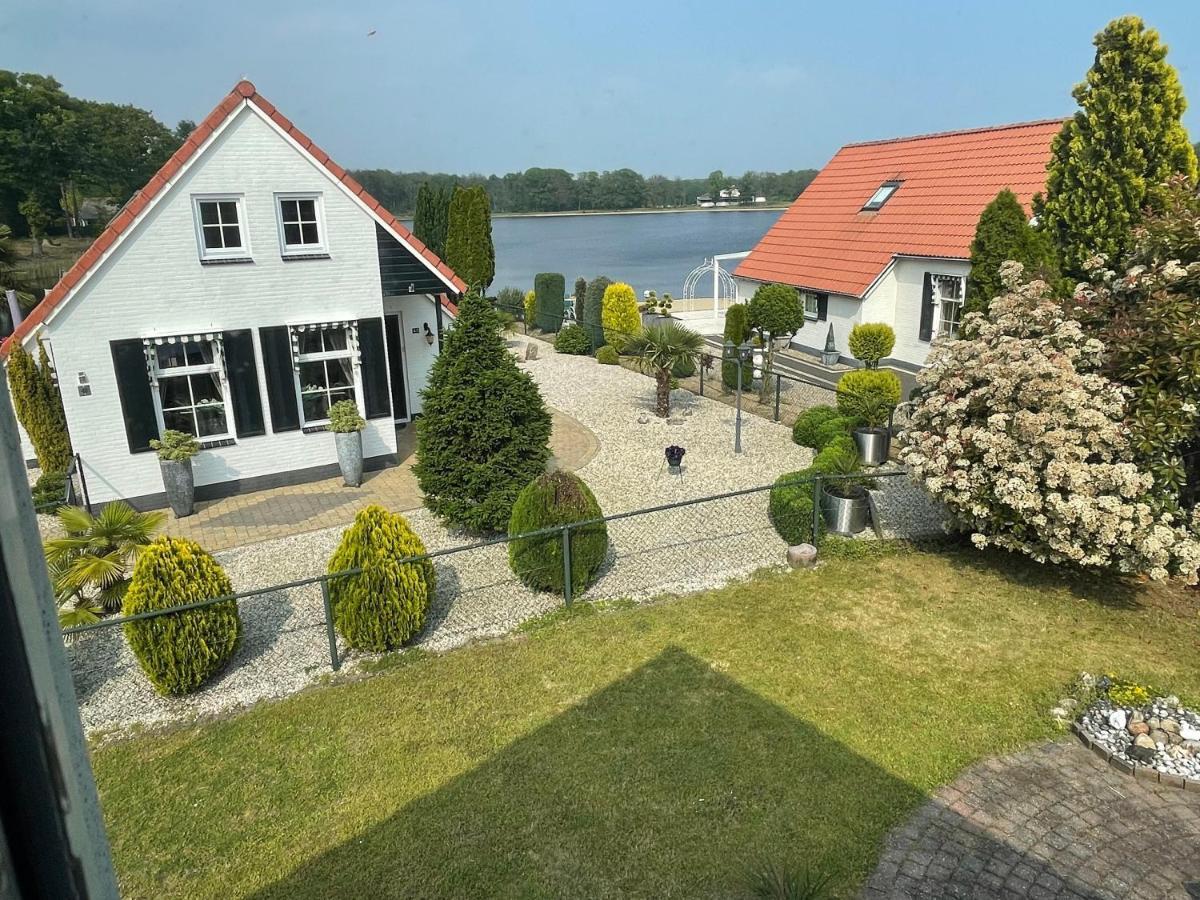 Freistehendes Ferienhaus Am See Naehe Roermond Heel Exterior foto