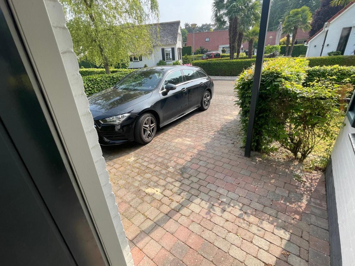 Freistehendes Ferienhaus Am See Naehe Roermond Heel Exterior foto