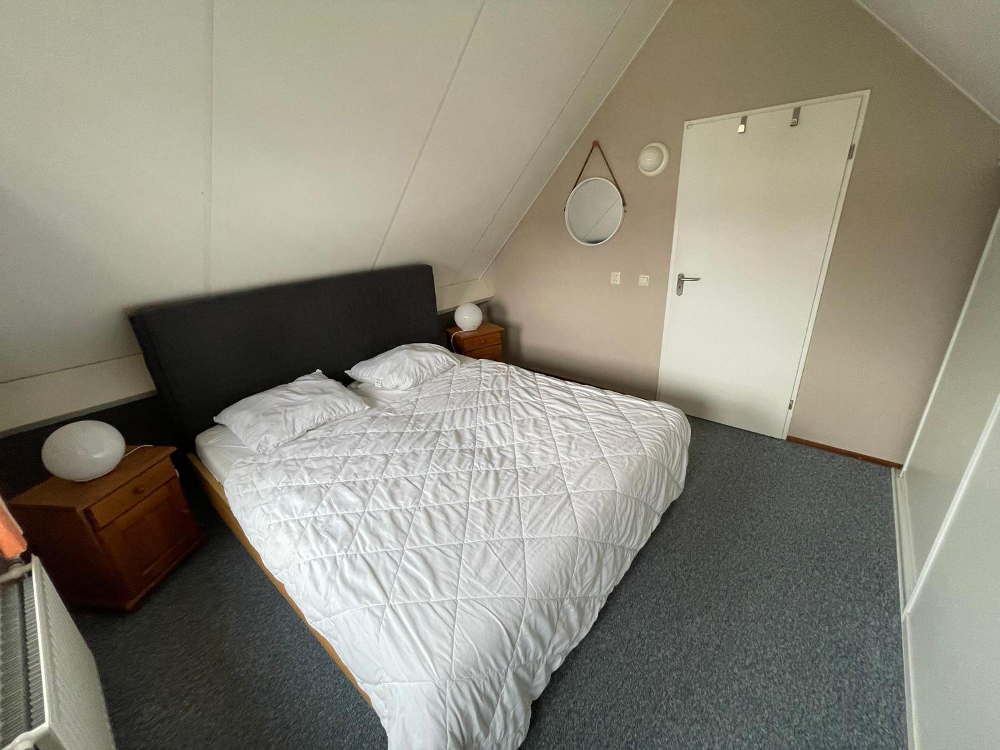 Freistehendes Ferienhaus Am See Naehe Roermond Heel Exterior foto